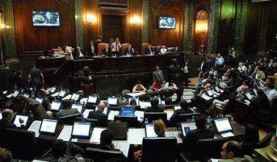 El veto complica los acuerdos en la Legislatura