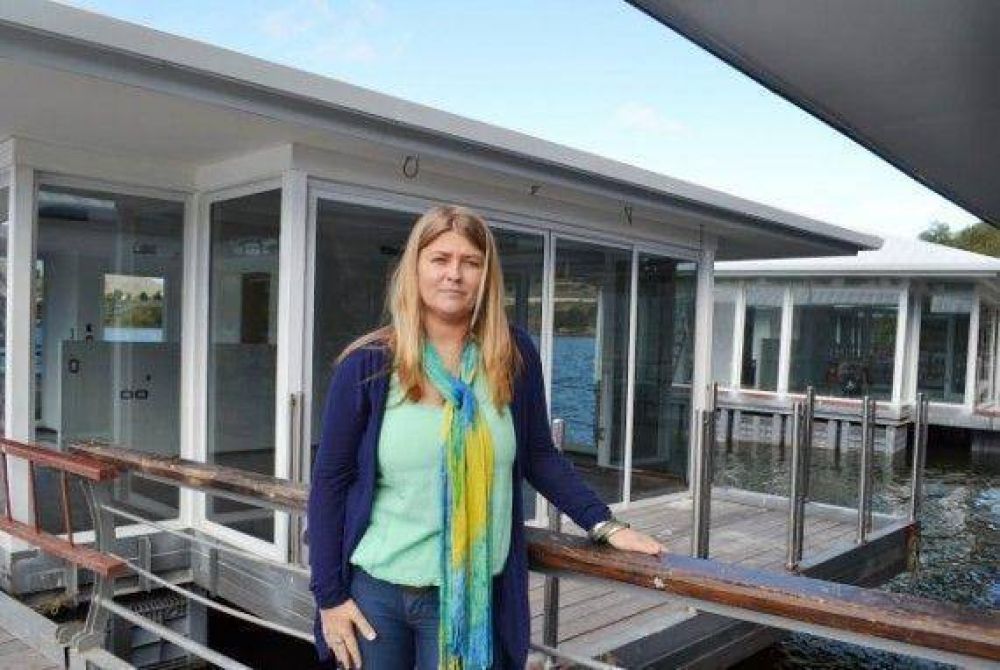 La ministra Luberriaga recorri� las nuevas suites flotantes que se construyen en el hotel Potrero