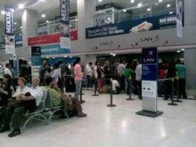 Por altercado con un pasajero suspenden vuelo en el aeropuerto de Neuqu�n