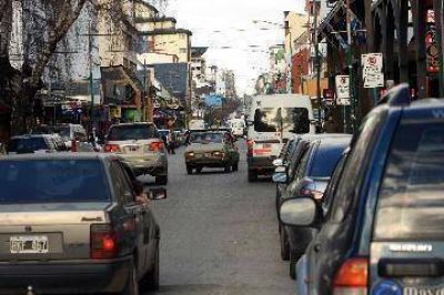 Seis horas cobrando estacionamiento por $ 1.700