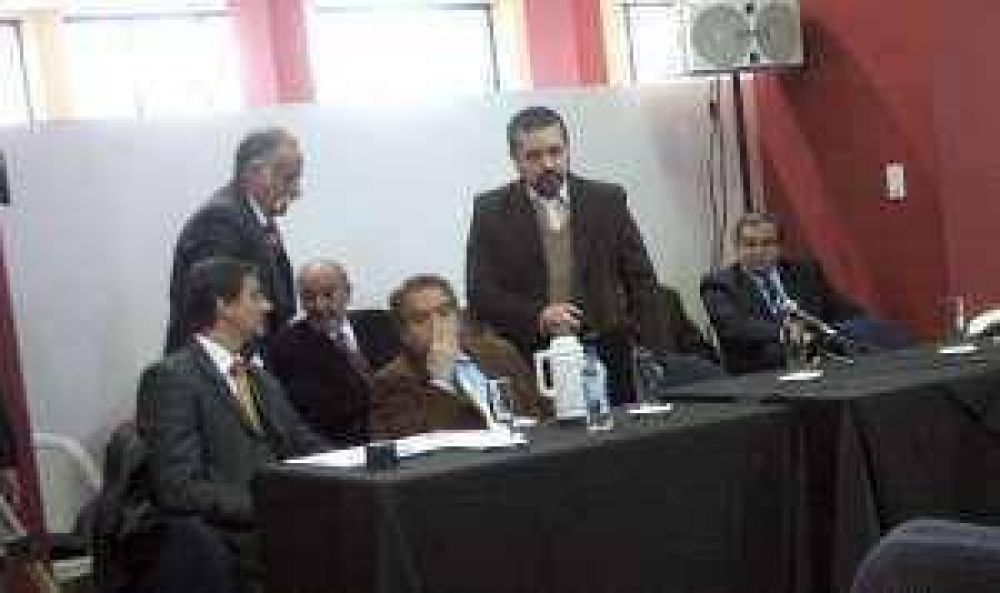 Fiscal pidi� archivar denuncia contra la magistrada Camus
