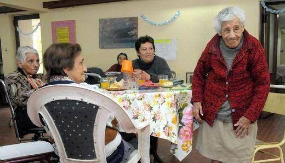 Peligran programas de Ni�ez y Ancianidad porque la Provincia adeuda todo 2012