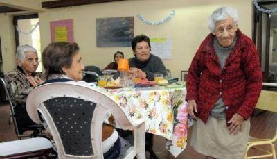 Peligran programas de Ni�ez y Ancianidad porque la Provincia adeuda todo 2012