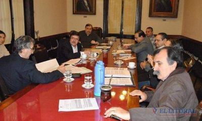 Cr�ditos: desde el PJ proponen un debate p�blico para demostrar que no convienen