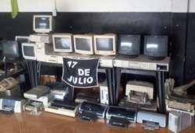 Ciudad Limpia entreg� equipos inform�ticos al MTD 17 de Julio	