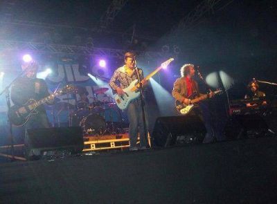 Los Tipitos en un festival de rock en Colegiales organizado por Lorenzino