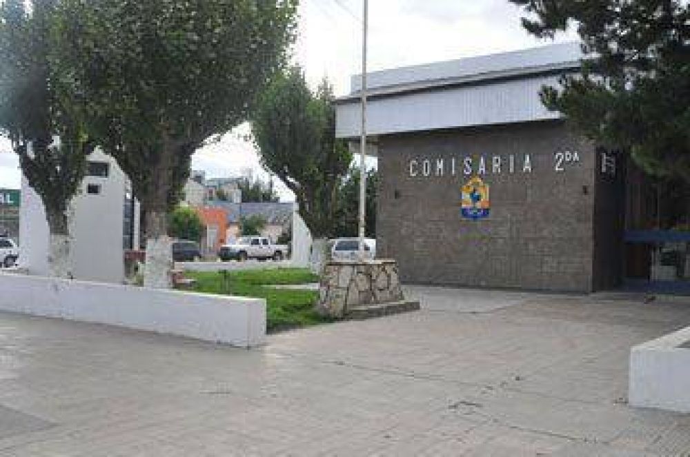 Roci� con alcohol a su novia, la quiso prender fuego y est� libre