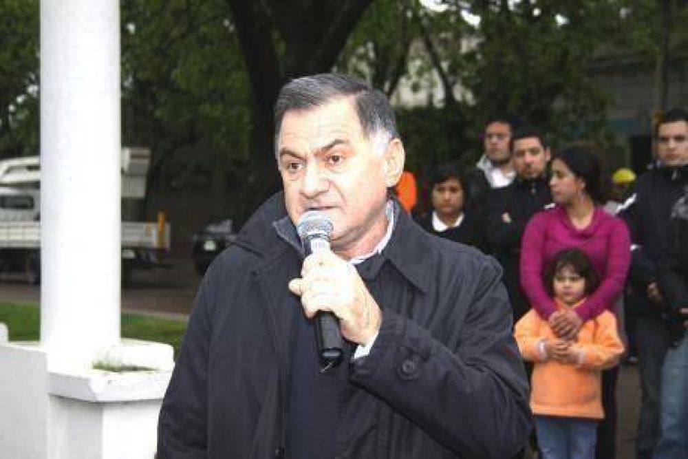 Sin �Unidos y Organizados�, el peronismo record� el 117 natalicio de Juan D. Per�n