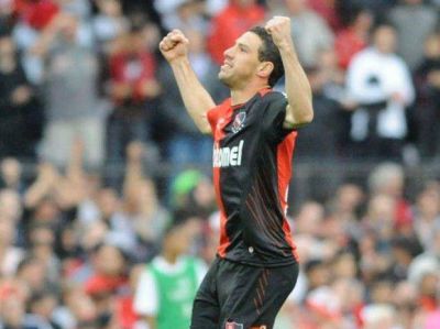 Maxi Rodr�guez grit� por primera vez en su regreso a Newell's