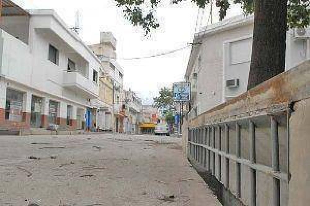 Comercios y vecinos destacan obra del desag�e Pellegrini 