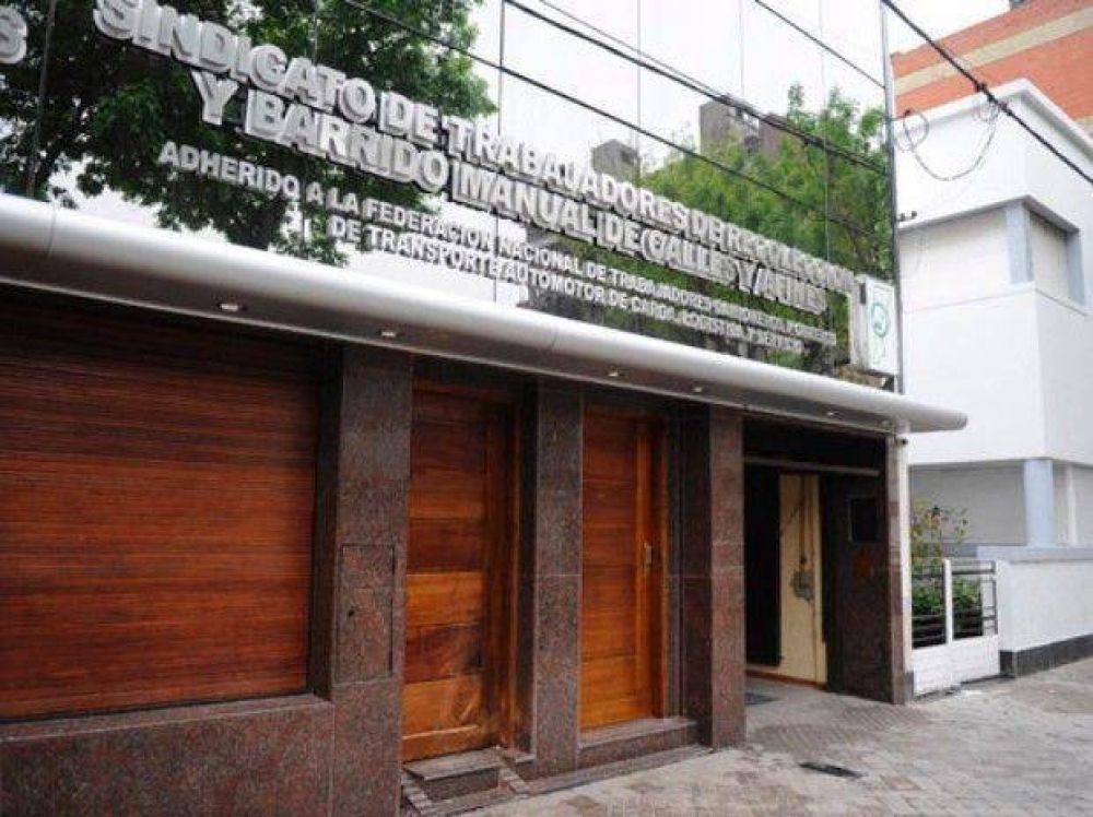 Explot� una bomba en el Sindicato de Camioneros