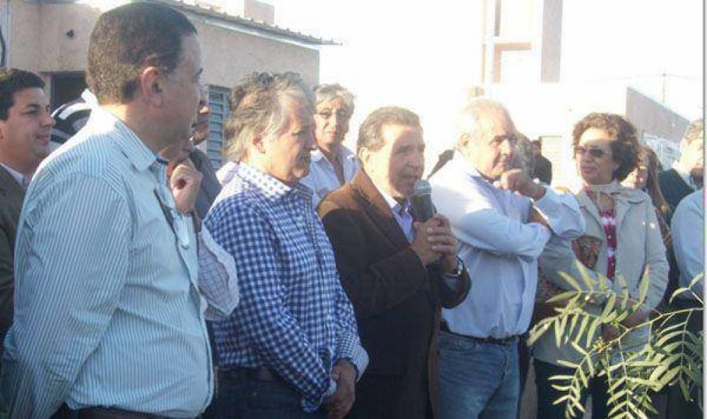 Entregaron 50 viviendas a la CGT