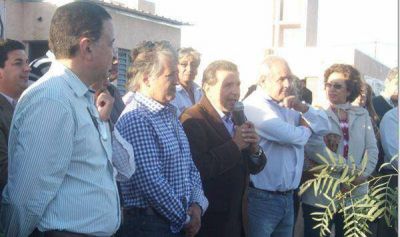 Entregaron 50 viviendas a la CGT
