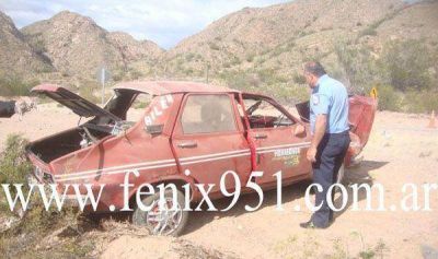 Autom�vil dio dos tumbos en espectacular accidente de tr�nsito