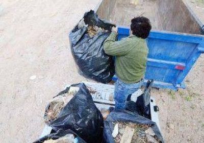 Buscan sanear la vera del r�o Limay 