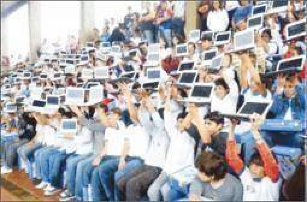Conectar Igualdad llegar� a escuelas especiales de Eldorado, Montecarlo, Capiov� y Ruiz de Montoya