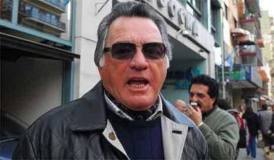 Marchan barrionuevistas y piqueteros al Congreso