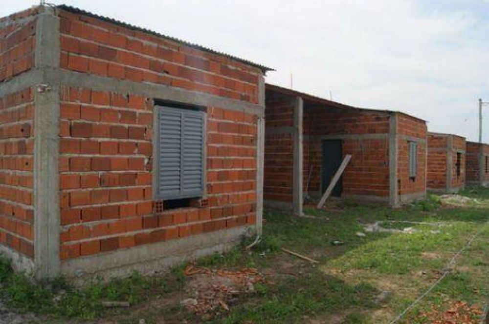 Avanza la construcci�n de otras 100 viviendas