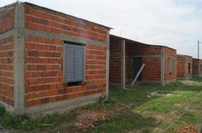 Avanza la construcci�n de otras 100 viviendas