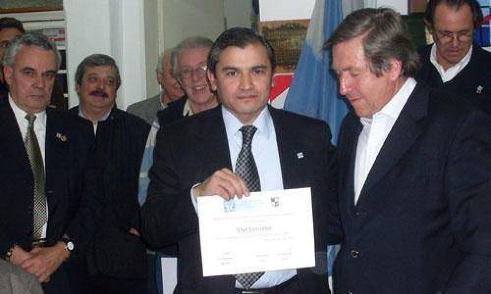 Aseguran que las grandes firmas se llevan los fondos del distrito