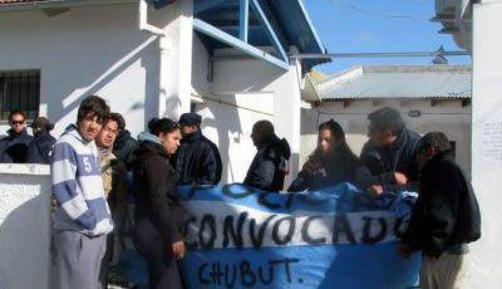 Los polic�as autoconvocados tomaron oficinas de la jefatura provincia