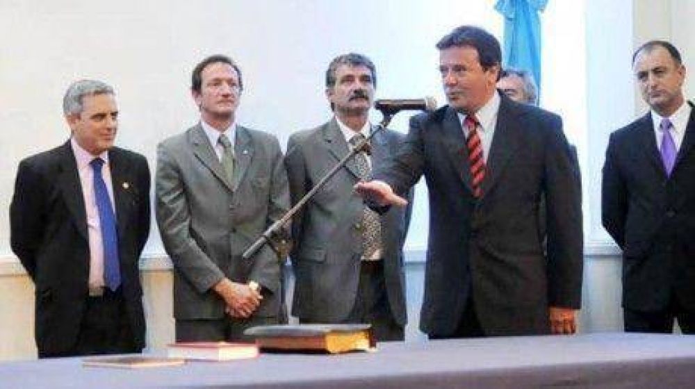 "Los sueldos en Salud no son buenos", lo reconoci� el nuevo ministro Carlos S�enz