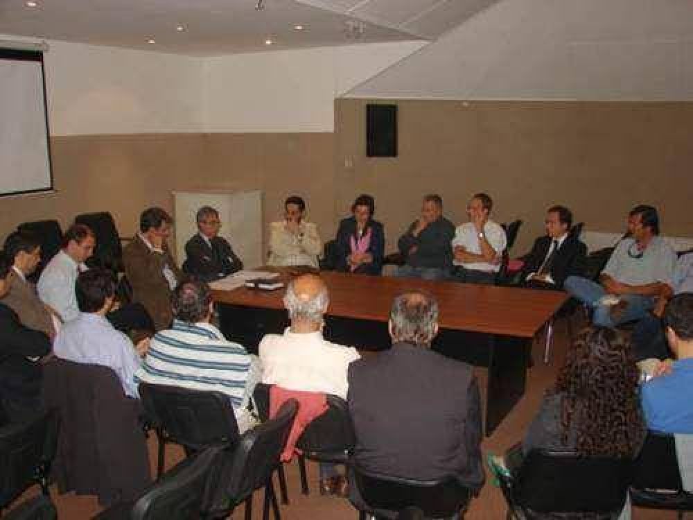 Reuni�n de la mesa de producci�n y empleo