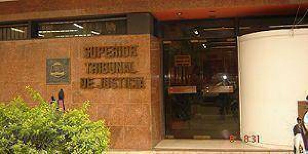 Investigan a juez formose�o que otorg� amparo a 11 mil gendarmes