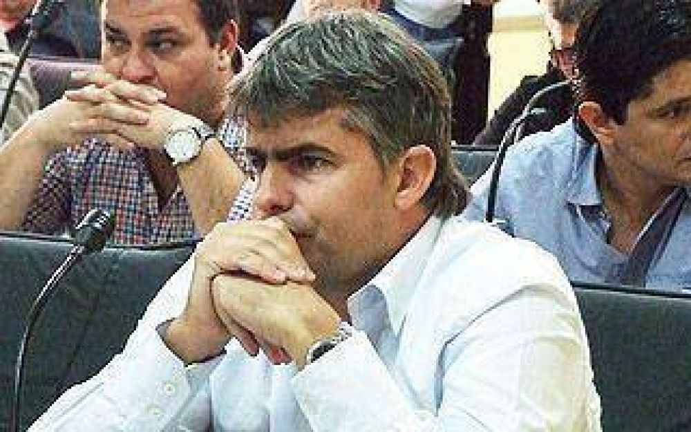 LAN�S: Bursese sostuvo que la seguridad �no es un tema partidario�