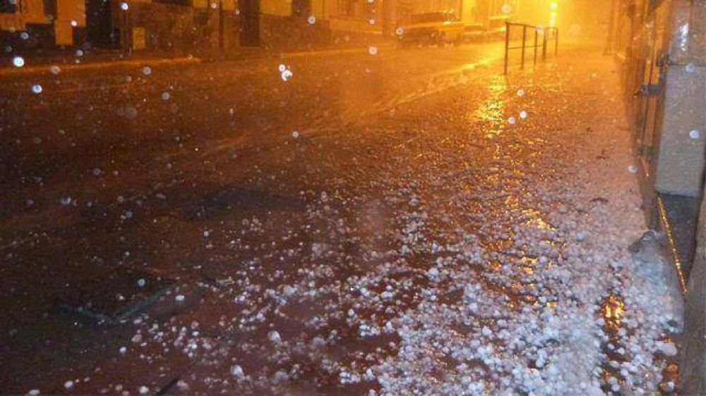Paran�: preocupan a vecinos los desplazamientos de tierras por las lluvias