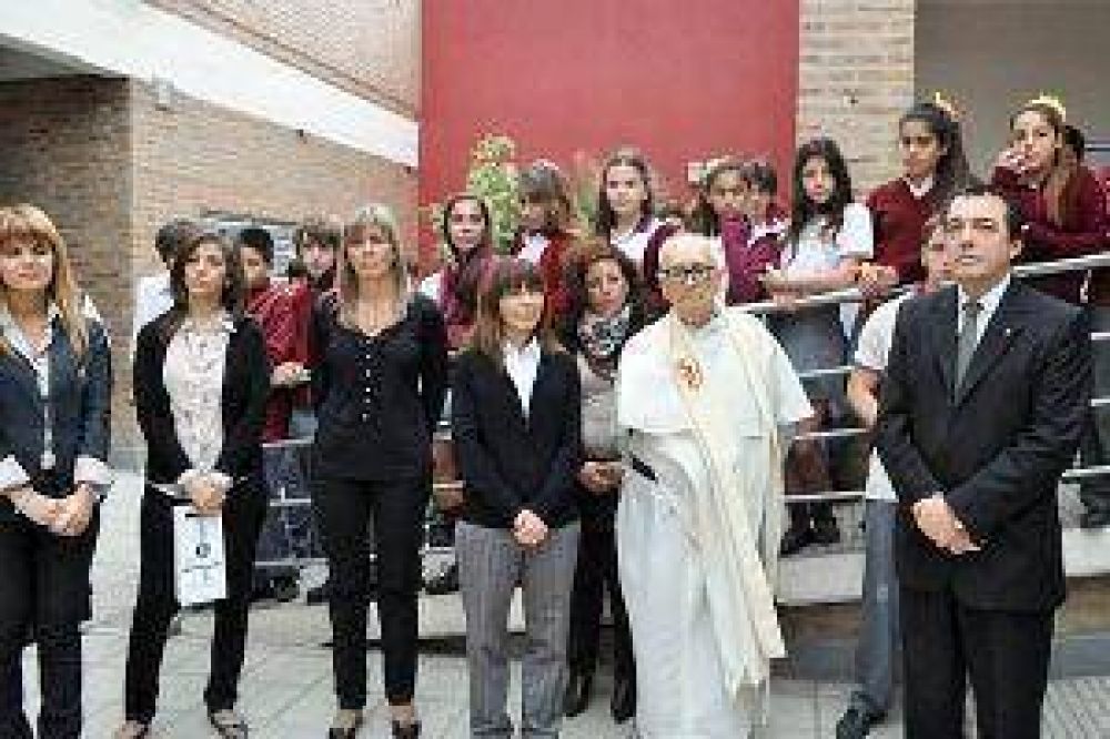 Niccolai presidi� un acto en escuela privada