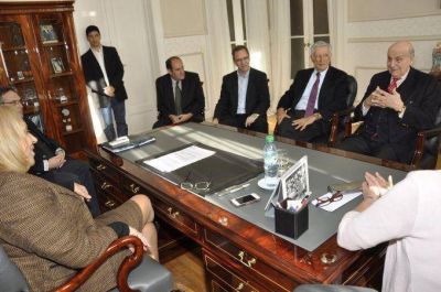 Ratifican ampliaci�n de la refiner�a en Campana