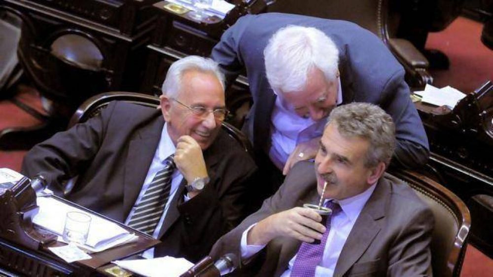 De la Sota reclam� fondos en el Congreso