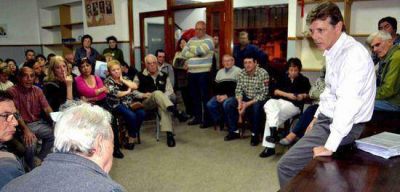 Usuarios de ABSA se re�nen hoy con representantes de la UCR