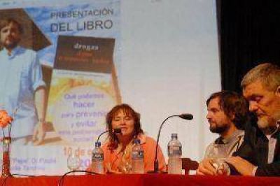 Presentaron el libro Drogas: el error de despenalizar-legalizar