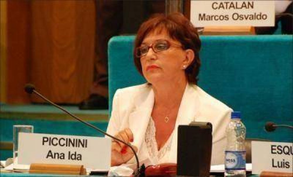 Ana Piccinini denunci� la existencia de ��oquis� en la actual gesti�n de la Defensor�a del Pueblo