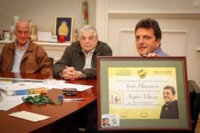 Massa fue declarado socio honorario del club Tigre Juniors