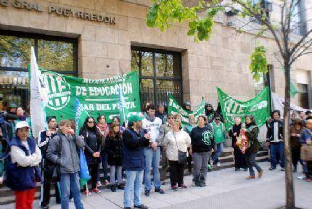 La CTA se moviliz� en Mar del Plata, cort� rutas y se mostr� en contra �las pol�ticas de ajuste�