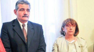 Buzzi tom� juramento a dos nuevos funcionarios