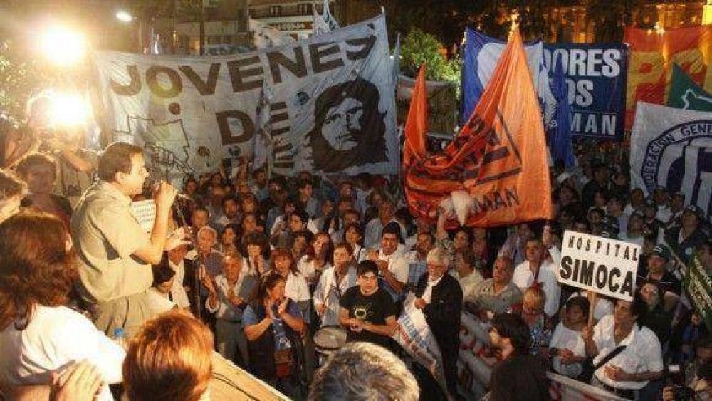  Los reclamos de distintos sectores confluyeron en la plaza Independencia