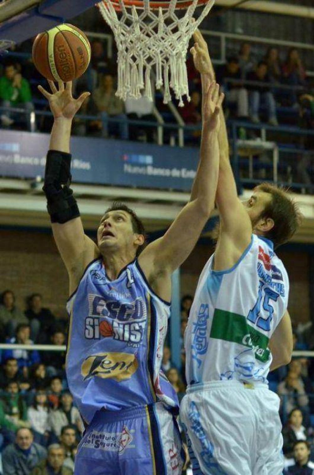 Regatas volvi� a caer