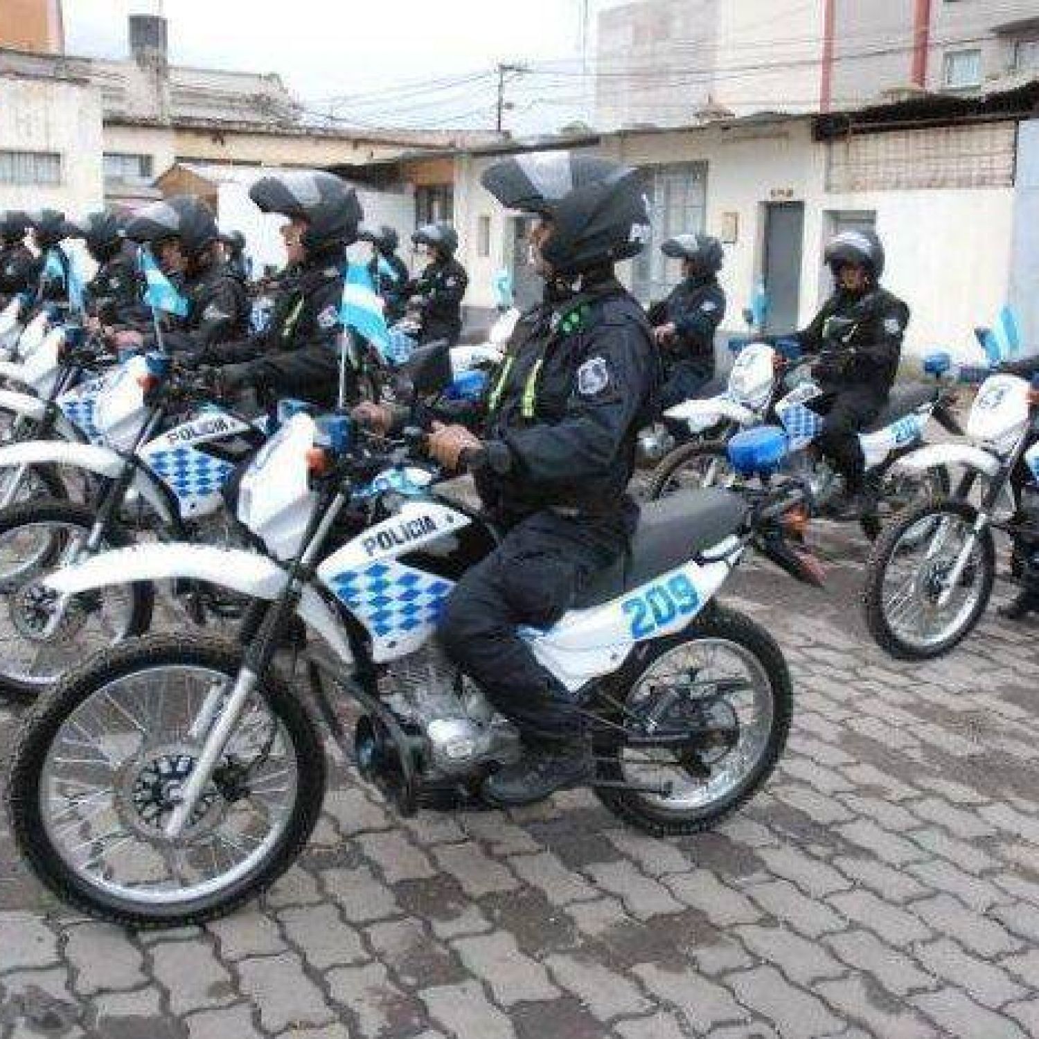 Entregaron Veinte Motos A La Policía 1836