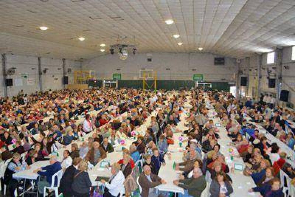M�s de 1.500 personas en el acto por el D�a Internacional del Adulto Mayor