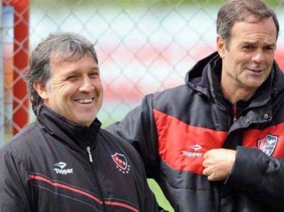Newell's: Las comparaciones no odiosas entre los equipos de 2004 y 2012