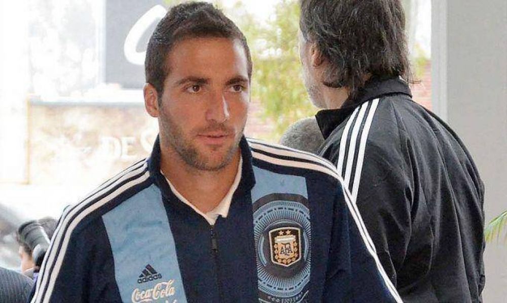 Higua�n elogi� el momento de la Selecci�n y advirti� que Uruguay "ser� un rival dif�cil"
