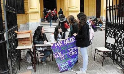 Estudiantes del Mariano Acosta vuelven a la toma tras analizar la propuesta de Bullrich