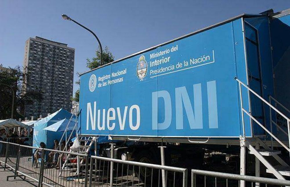 Sumar�n m�s camiones m�viles para tramitar el DNI y pasaporte
