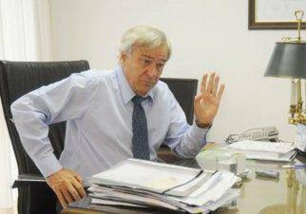 Para Kohon, el aumento salarial "est� vedado" 