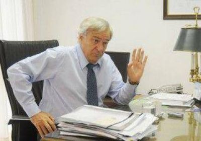 Para Kohon, el aumento salarial "est� vedado" 