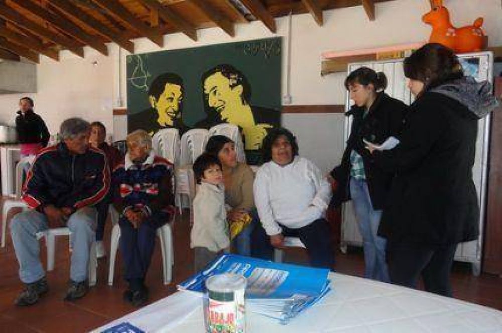 Personal de ANSES recorri� el Barrio Newbery asesorando a los vecinos